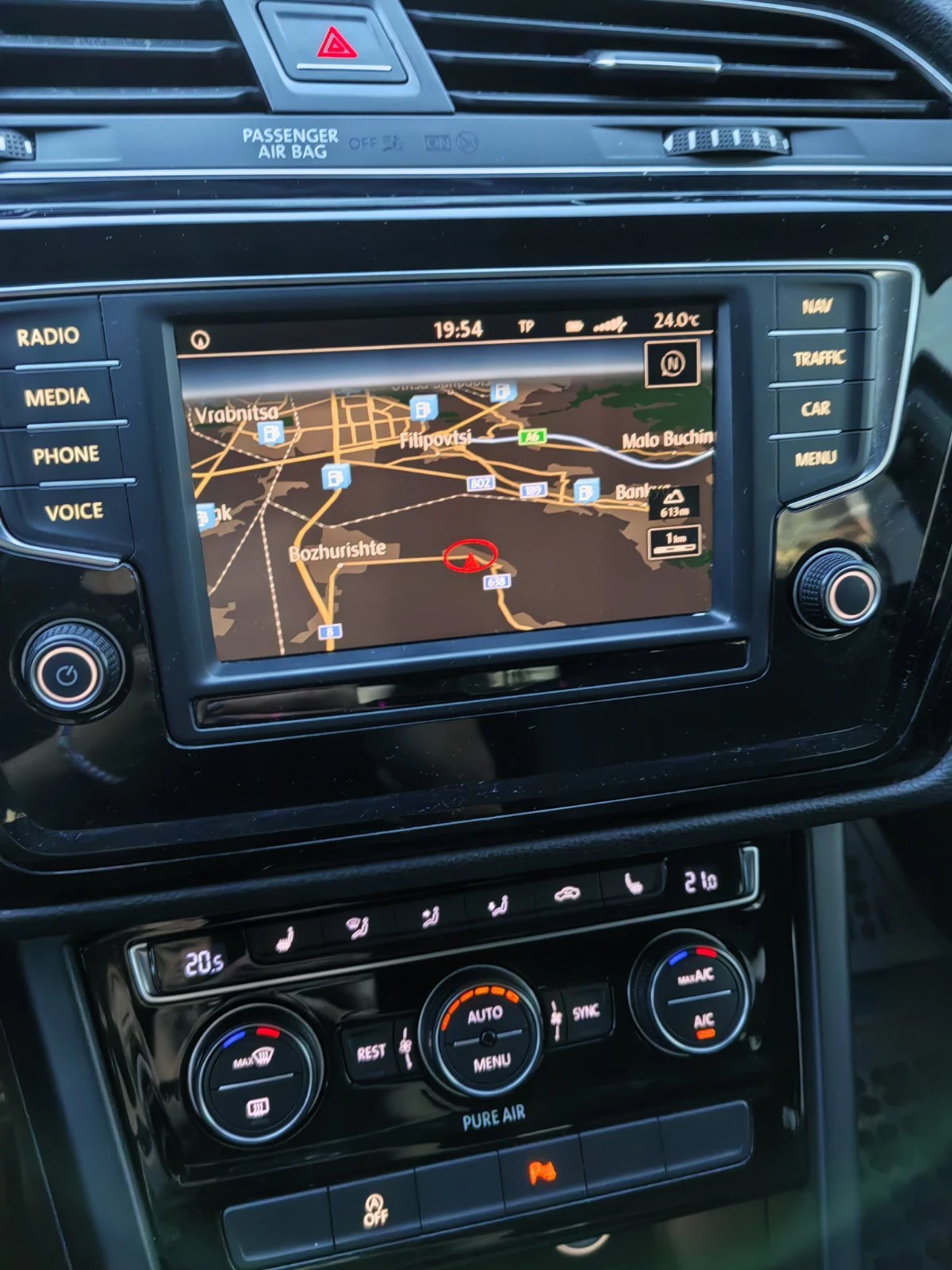 VW Touran 1.6 TDI, снимка 7 - Автомобили и джипове - 56006104