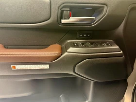 Toyota Land cruiser НОВ!/LC250/205HP/LOUNGE/PANO/360/HUD/JBL/MEMO/206q, снимка 13