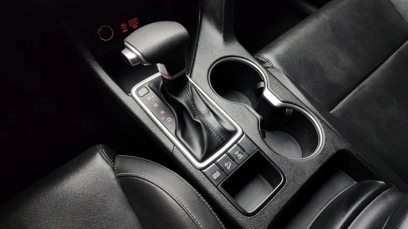 Kia Sportage 2.0 4WD TRENDY autogeorge.com, снимка 8 - Автомобили и джипове - 52176525