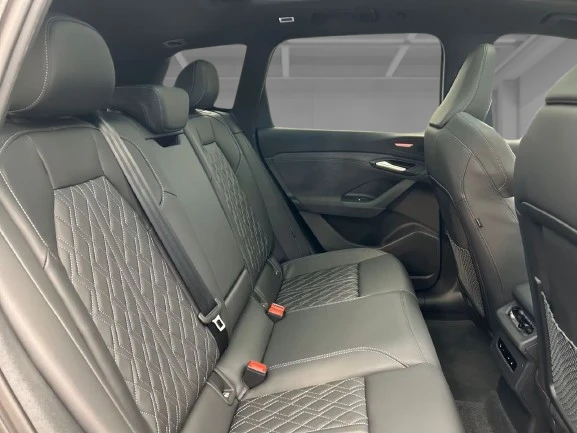 Audi Q6 SQ6 e-tron = Black Optics = Гаранция - изображение 8