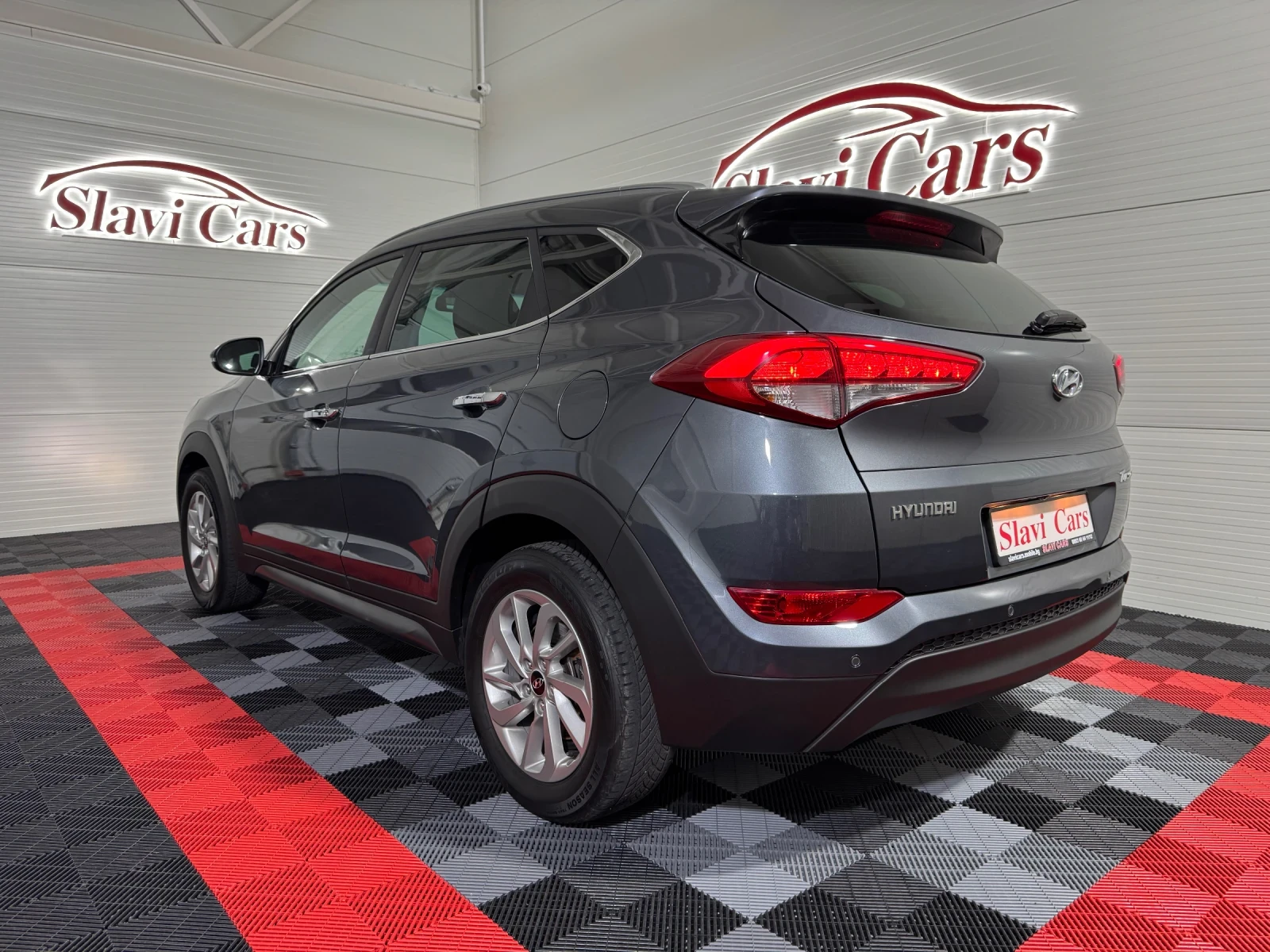 Hyundai Tucson 1.7 CRDI  X POSSIBLE - AUTOMATIC - 144.000 km! - изображение 4