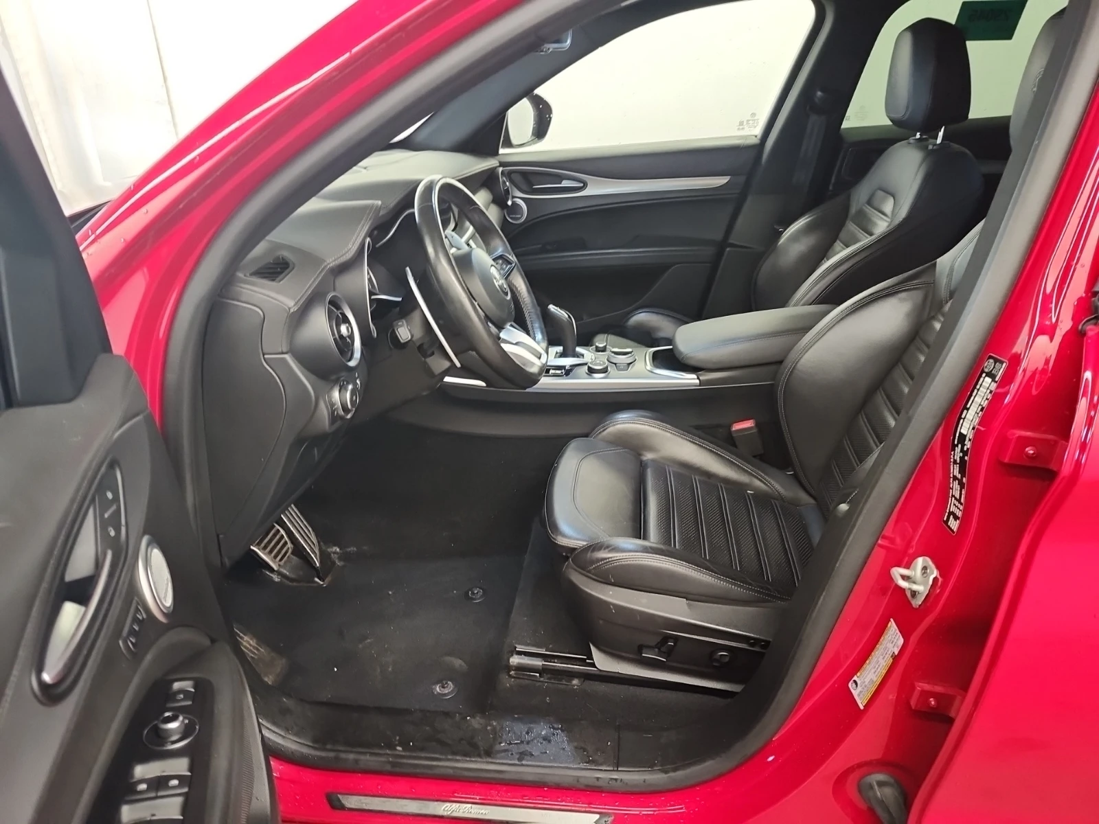 Alfa Romeo Stelvio VELOCE AWD 280кс * Възможност за Лизинг* , снимка 7 - Автомобили и джипове - 53775665