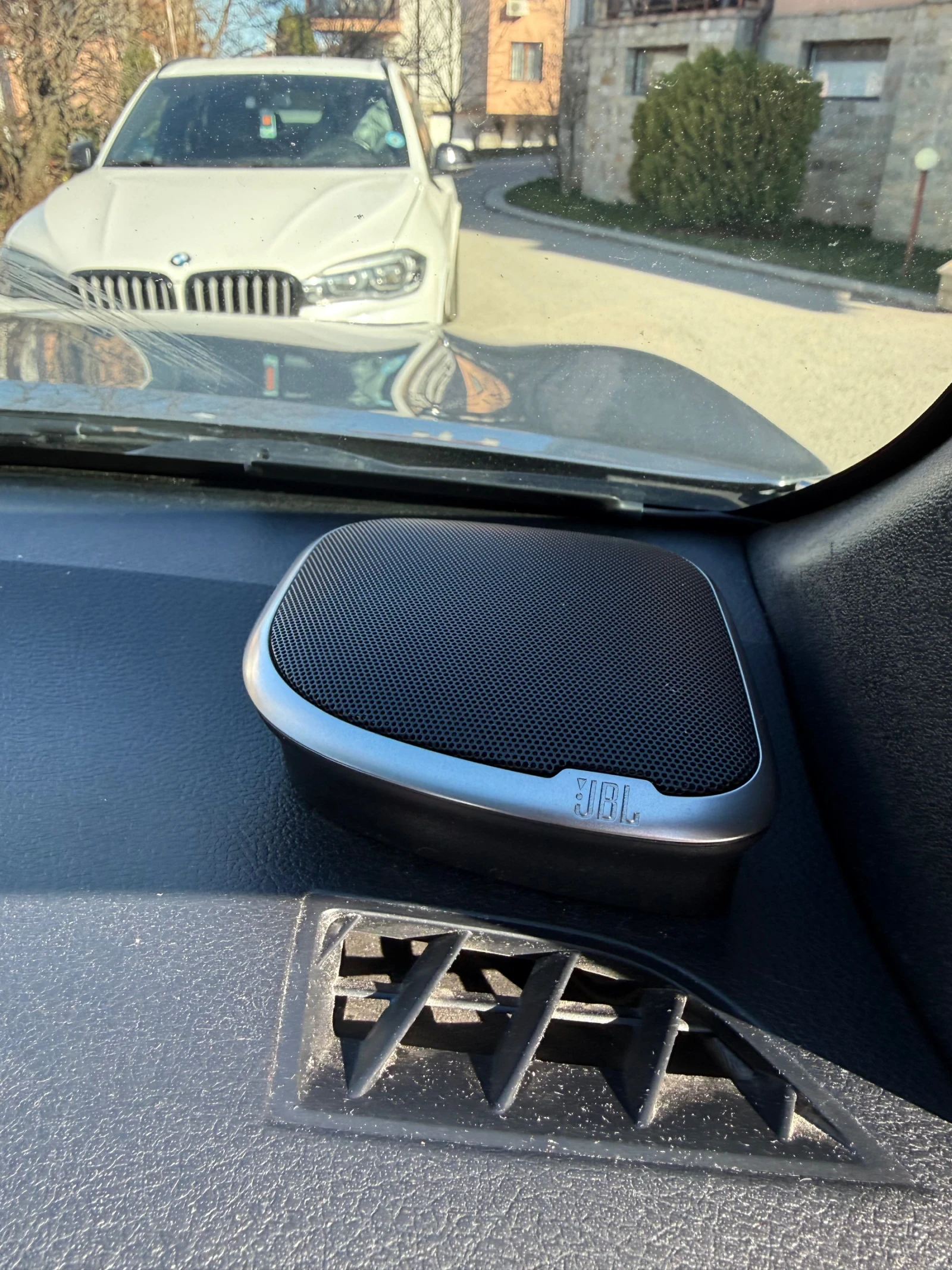 Toyota Hilux ТОП 2.8 D4D 204 коня JBL, снимка 17 - Автомобили и джипове - 53829815