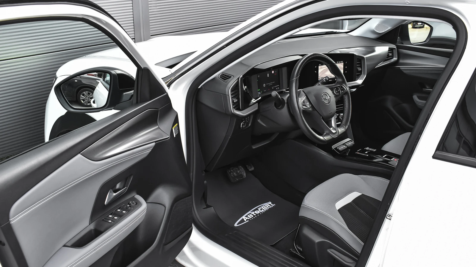 Opel Mokka e-Elegance 50 kWh, снимка 8 - Автомобили и джипове - 55044975
