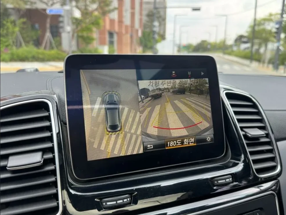 Mercedes-Benz GLE 350 COUPE | DVD | PANO, снимка 12 - Автомобили и джипове - 55094457