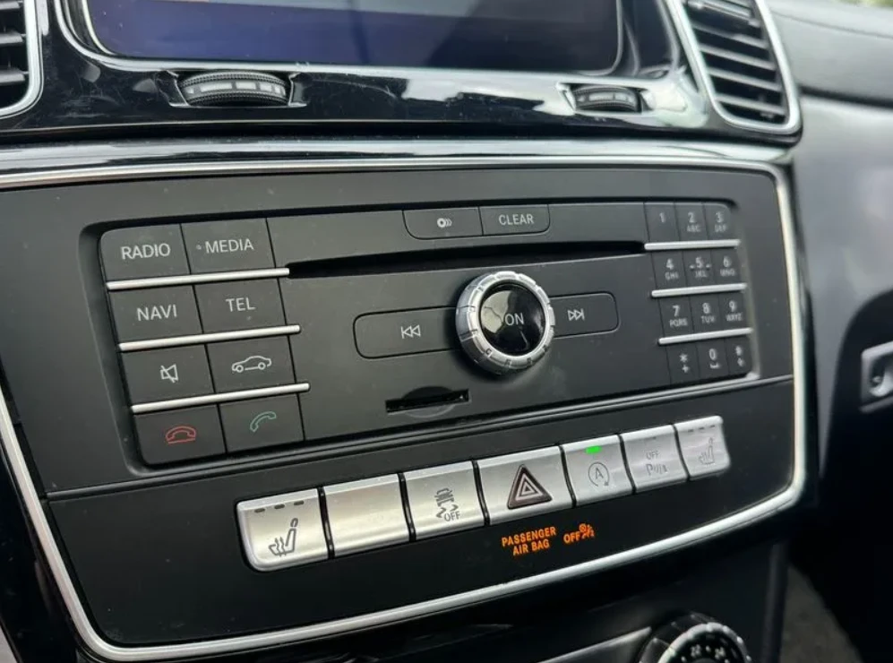 Mercedes-Benz GLE 350 COUPE | DVD | PANO, снимка 11 - Автомобили и джипове - 55094457