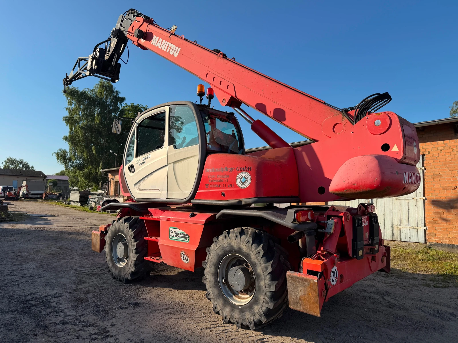 Телескопични товарачи Manitou MRT 2540 PRIVILEGE + 5 УРЕДА САМО 4000 МОТО ЧАСА, снимка 2 - Индустриална техника - 55835017