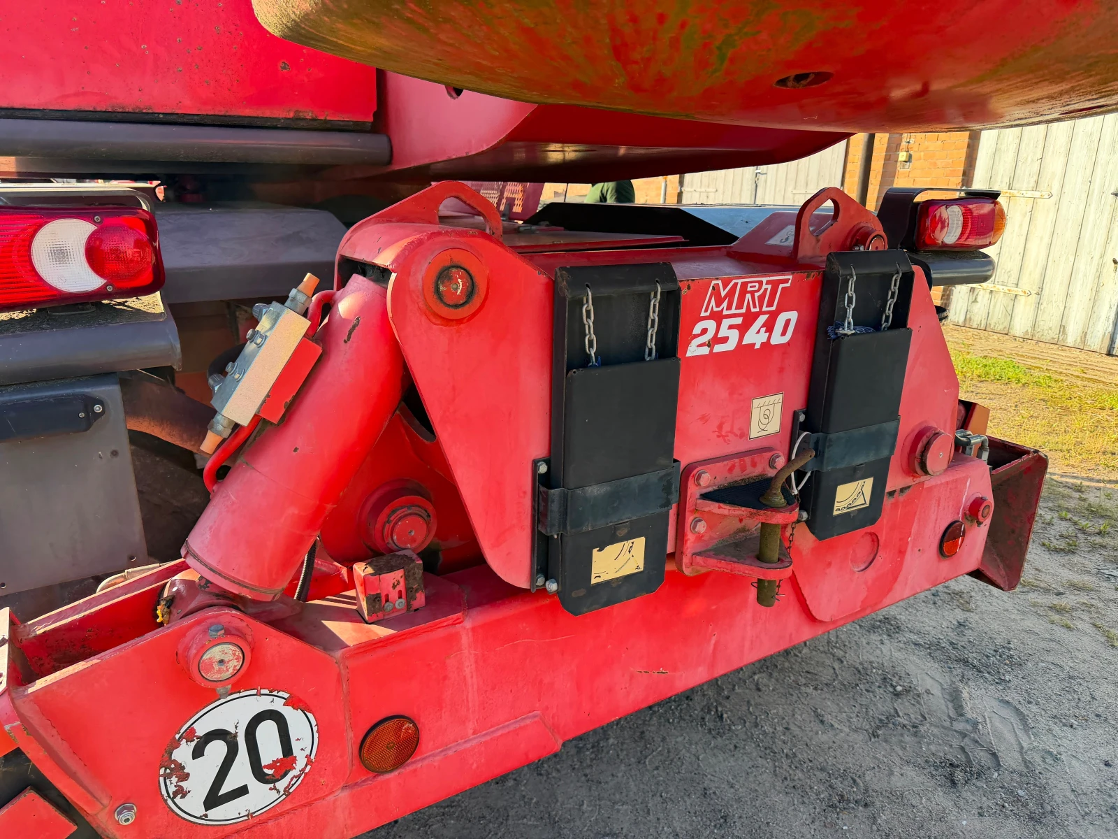 Телескопични товарачи Manitou MRT 2540 PRIVILEGE + 5 УРЕДА САМО 4000 МОТО ЧАСА, снимка 4 - Индустриална техника - 55835017