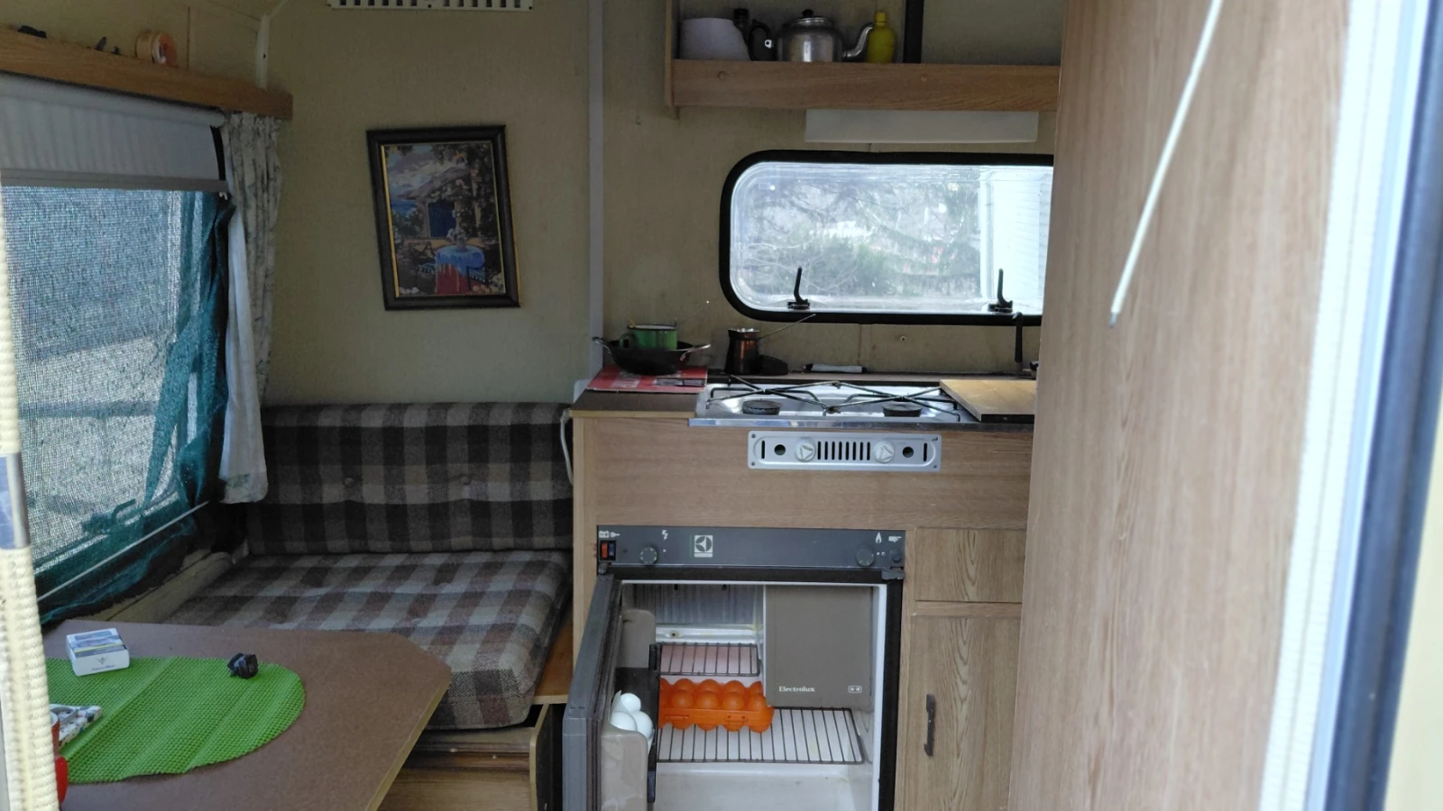 Каравана KIP 400 compact, снимка 4 - Каравани и кемпери - 53735578