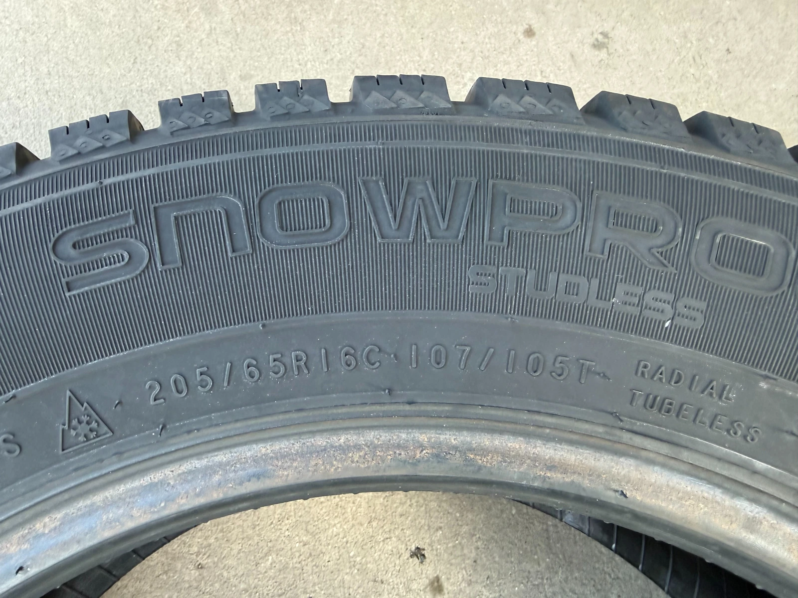 Гуми Зимни 205/65R16, снимка 8 - Гуми и джанти - 53838211