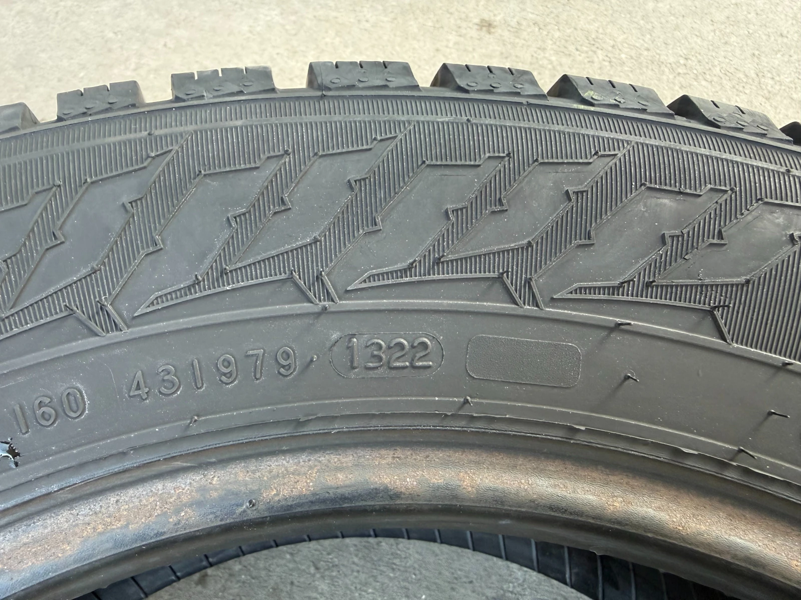 Гуми Зимни 205/65R16, снимка 4 - Гуми и джанти - 53838211