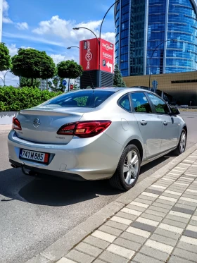 Opel Astra УНИКАТ!!! 1.4 TURBO 140кс СЕРВИЗНИ ДОКУМЕНТИ! - изображение 1