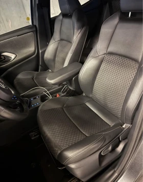 Toyota Yaris 1.5 Hybrid , снимка 6