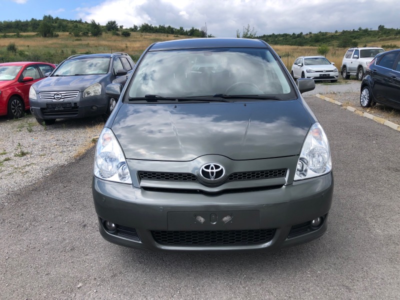 Toyota Corolla verso 1, 8VVTI-Бензин/газ, снимка 1 - Автомобили и джипове - 46460689