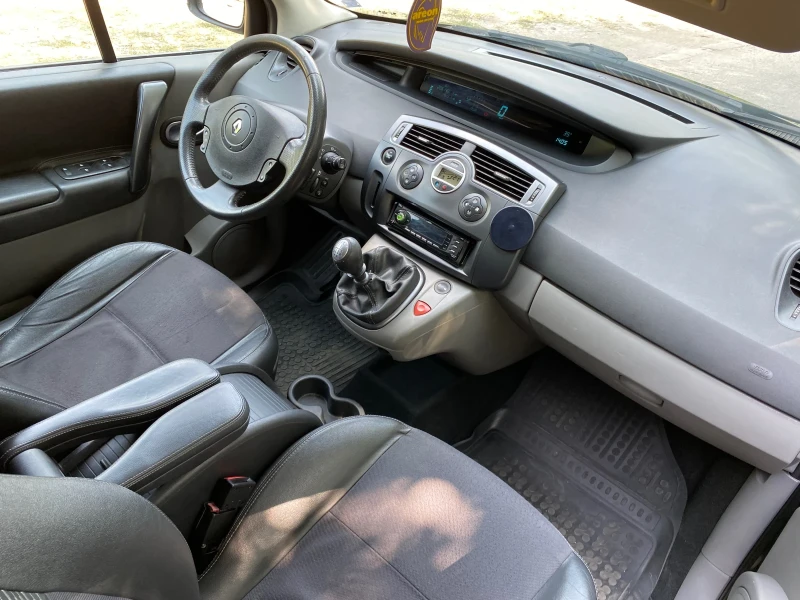 Renault Scenic 1.9DCI 131, снимка 8 - Автомобили и джипове - 47044171