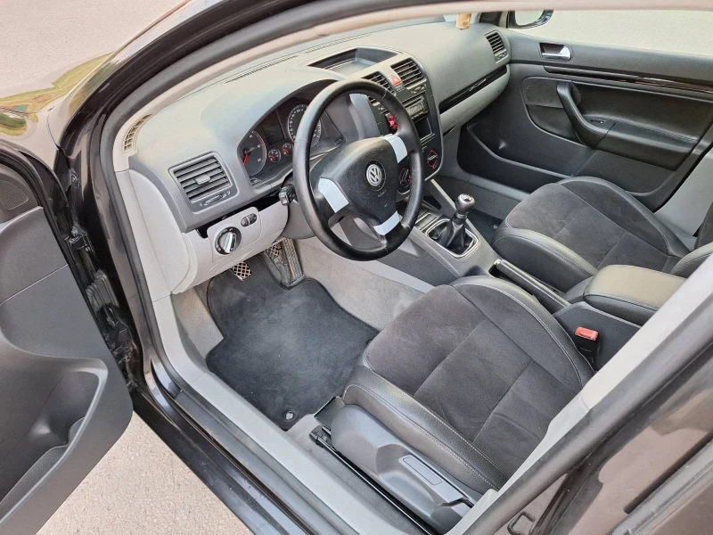 VW Golf 1.9 4x4 Кожа, снимка 7 - Автомобили и джипове - 47561886