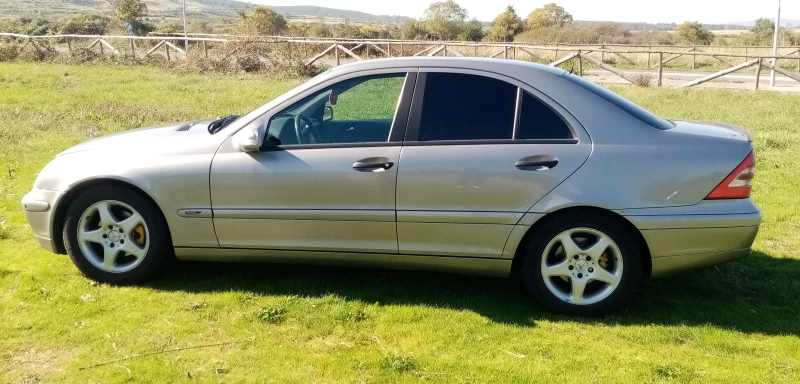 Mercedes-Benz C 200, снимка 2 - Автомобили и джипове - 47384680