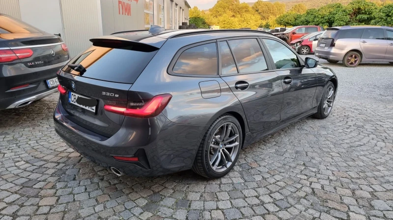 BMW 330 e В Гаранция до 2028, снимка 10 - Автомобили и джипове - 52432247