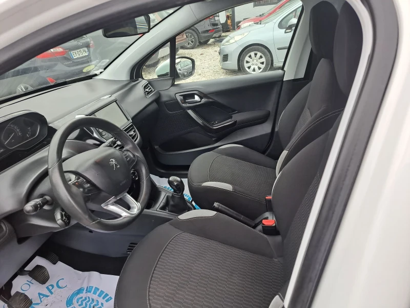 Peugeot 208 1.6 BLUE HDI, снимка 9 - Автомобили и джипове - 48291137