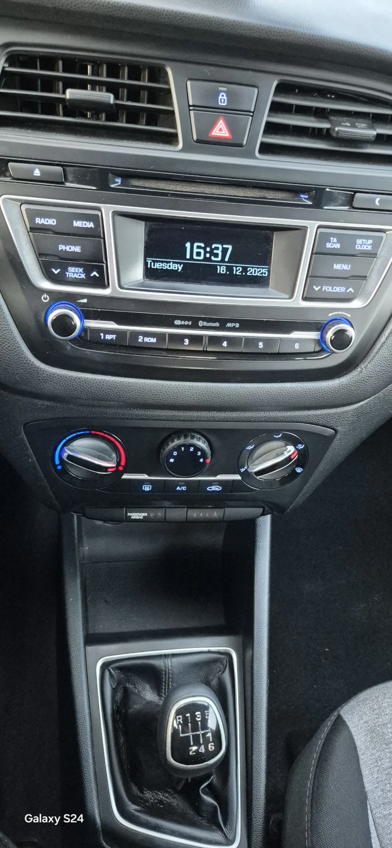 Hyundai I20 1.4 CRDI  Evro 6, снимка 15 - Автомобили и джипове - 52816837