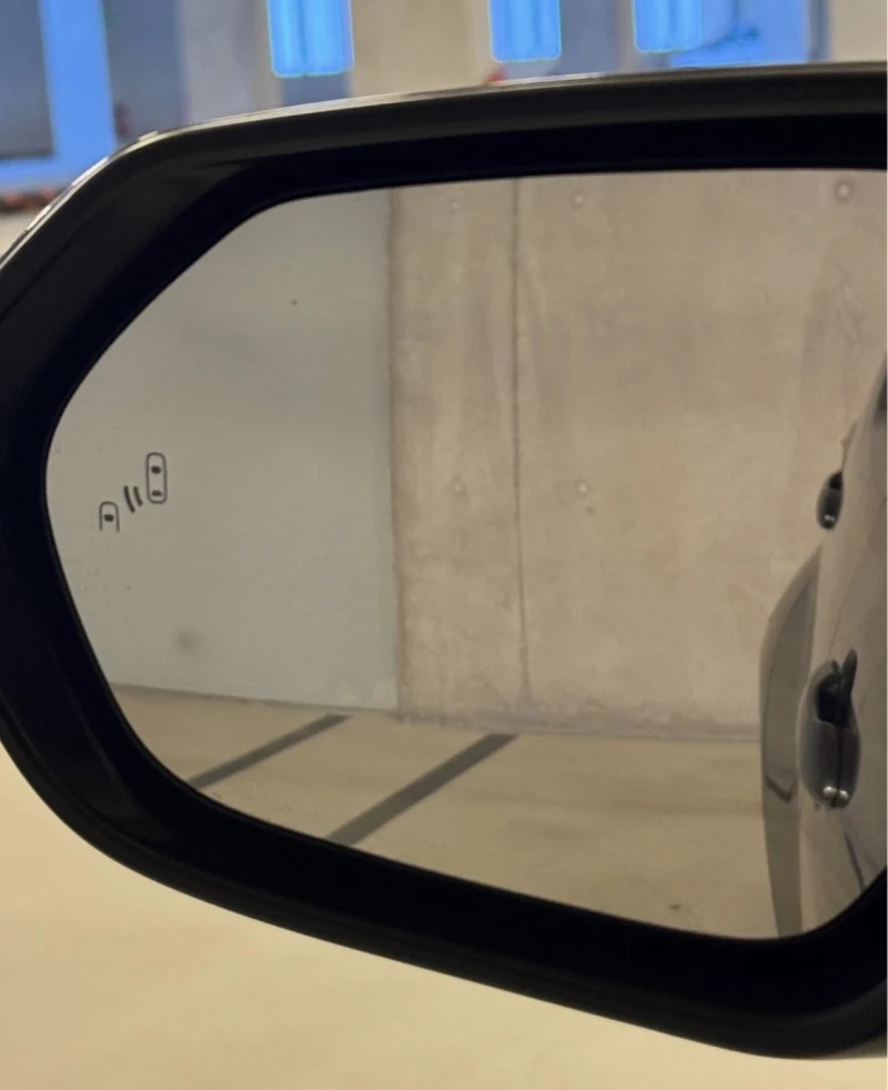 Toyota Yaris 1.5 Hybrid , снимка 9 - Автомобили и джипове - 52842910