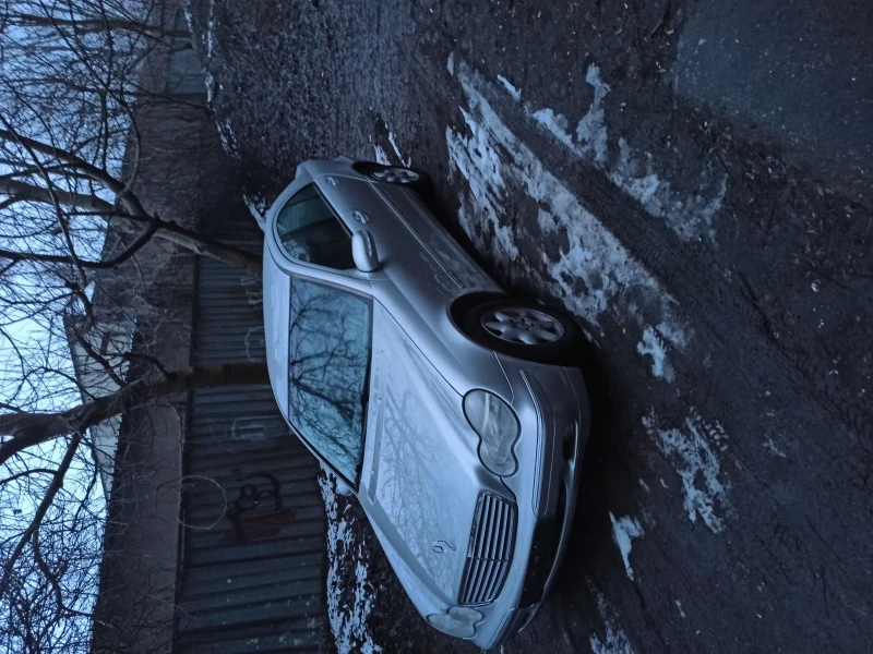 Mercedes-Benz C 220, снимка 2 - Автомобили и джипове - 53525796