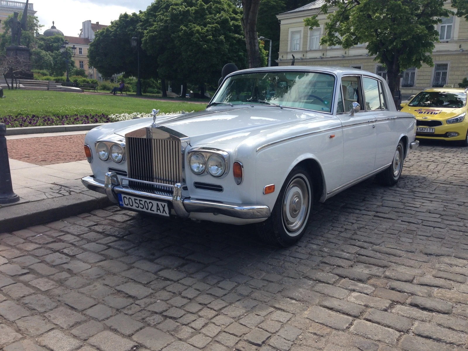 Rolls-Royce Silver Spur Shadow 1 - изображение 2