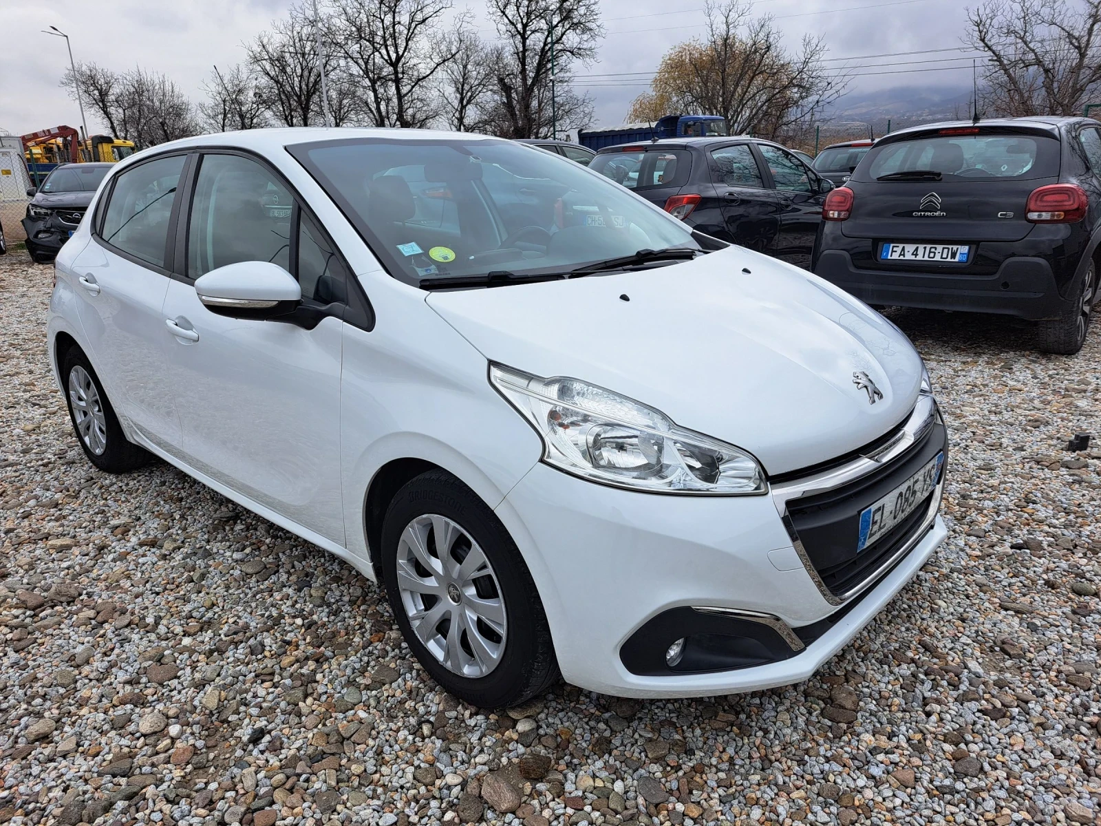 Peugeot 208 1.6 BLUE HDI - изображение 8