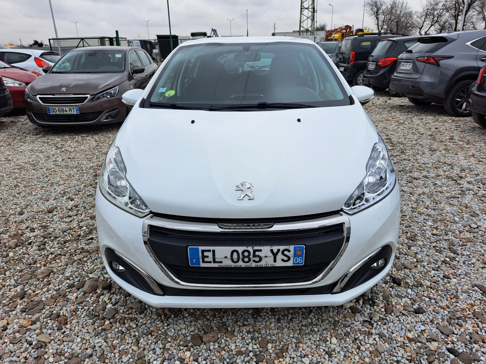 Peugeot 208 1.6 BLUE HDI - изображение 2