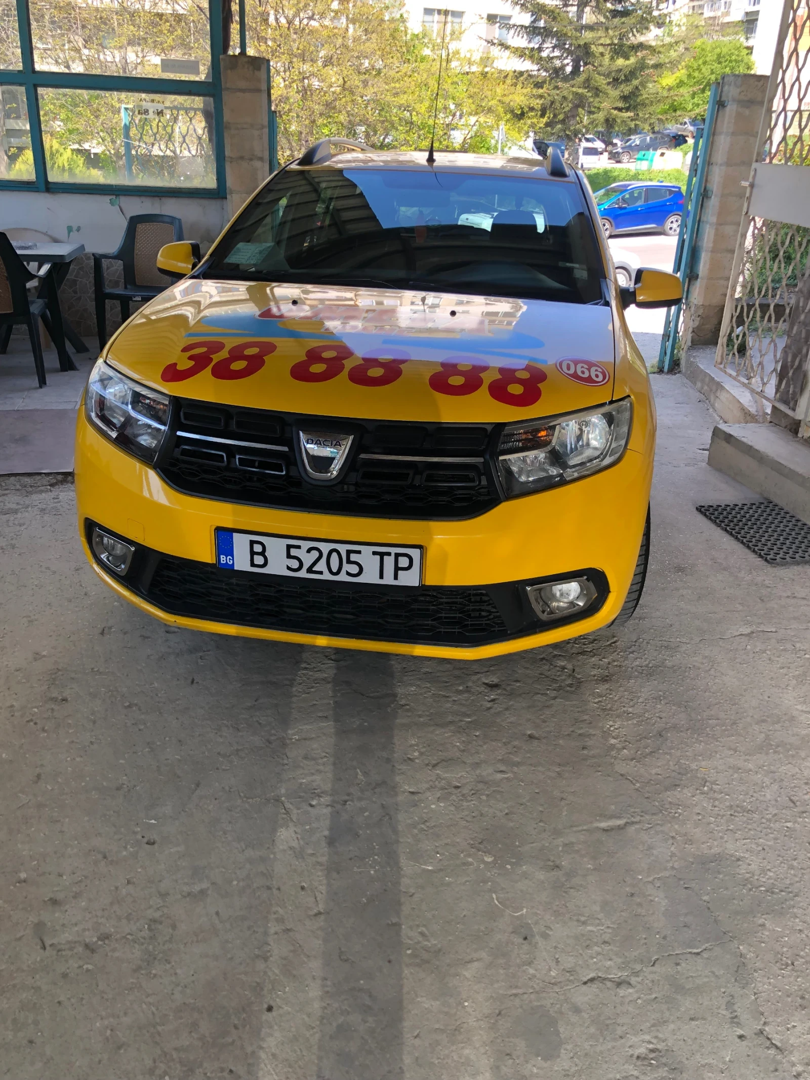Dacia Logan Автоматик 1.5d 90k.c - изображение 2