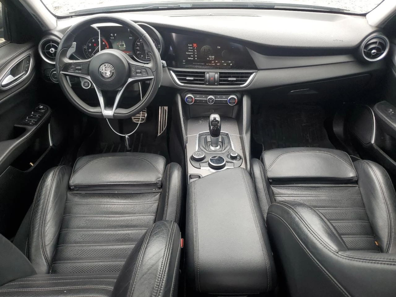 Alfa Romeo Giulia Q4/KEYLESS/ОБДУХВАНЕ/КАМЕРА - изображение 8