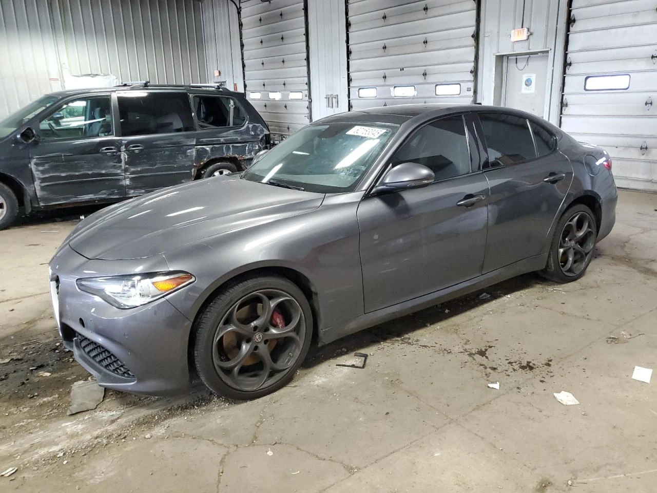 Alfa Romeo Giulia Q4/KEYLESS/ОБДУХВАНЕ/КАМЕРА - изображение 2