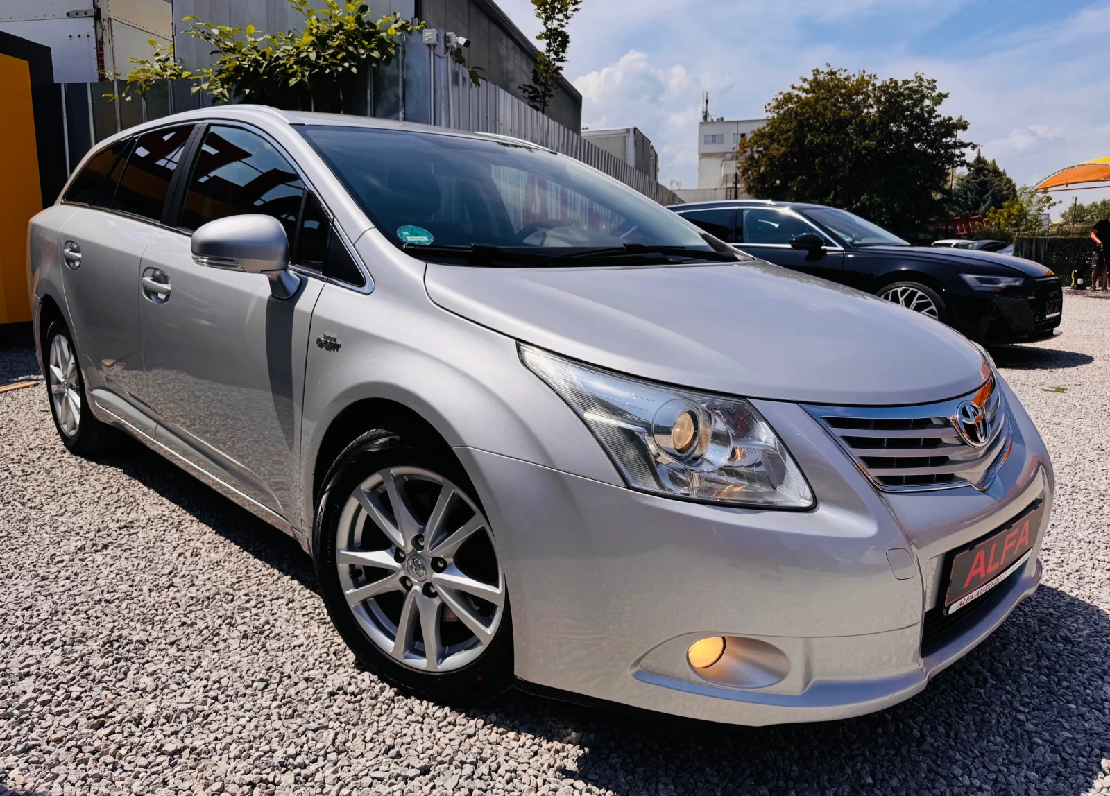 Toyota Avensis 2.2D/АВТОМАТИК/НАВИ/КАМЕРА/1 СОБСТВЕНИК/НОВА/// - изображение 5