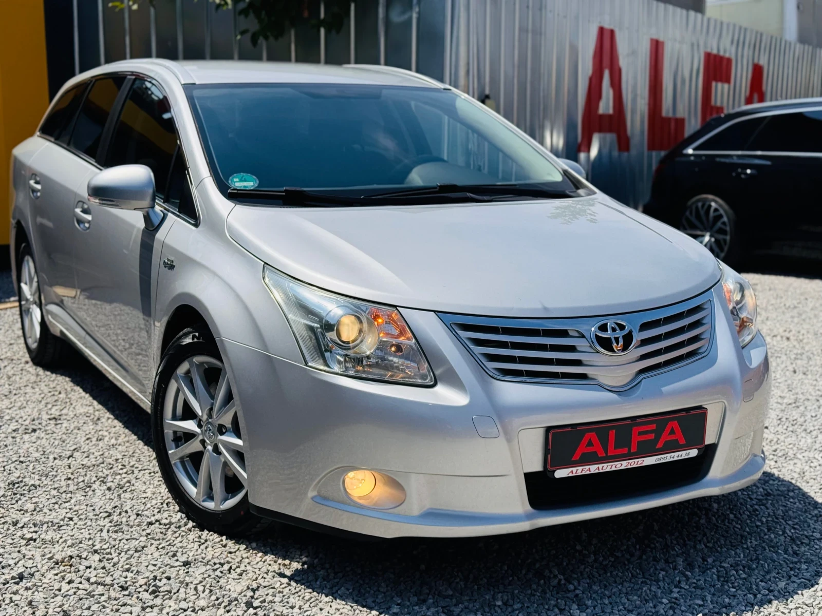 Toyota Avensis 2.2D/АВТОМАТИК/НАВИ/КАМЕРА/1 СОБСТВЕНИК/НОВА/// - изображение 4