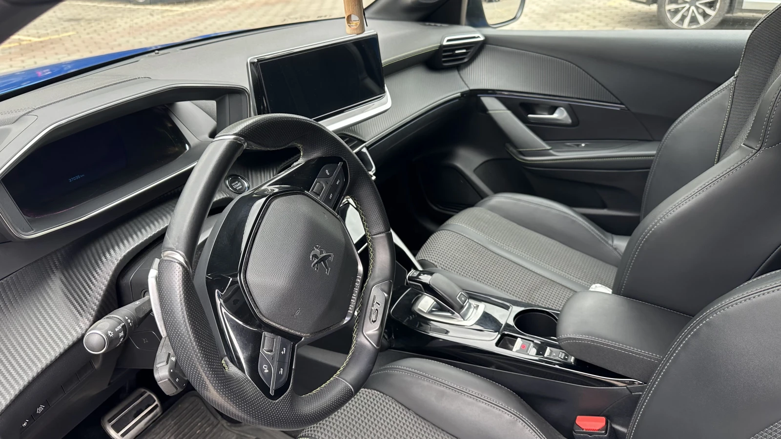 Peugeot 208 GT 1.2 гаранция до 2026 - изображение 4