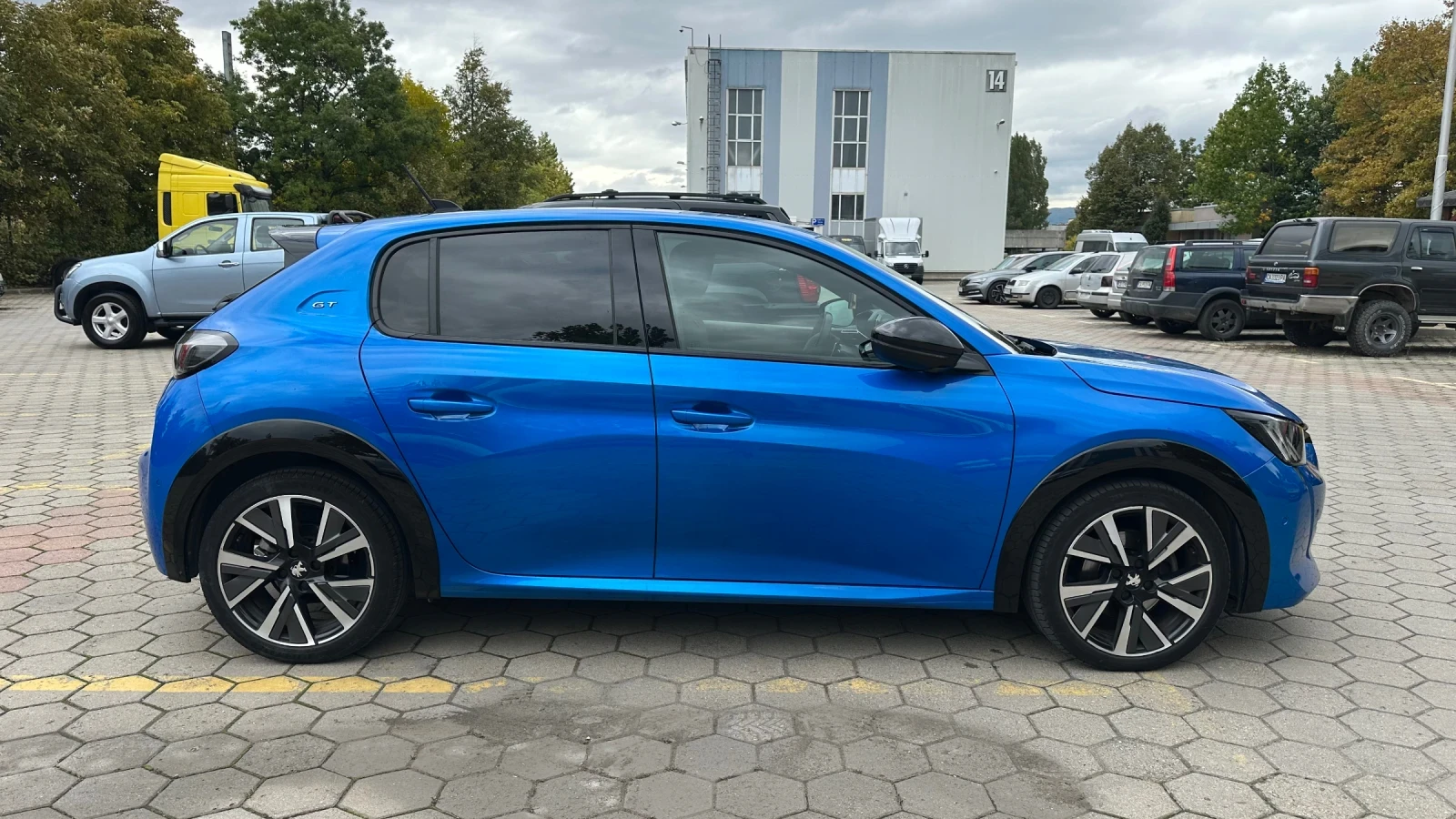 Peugeot 208 GT 1.2   2026 | Mobile.bg   14