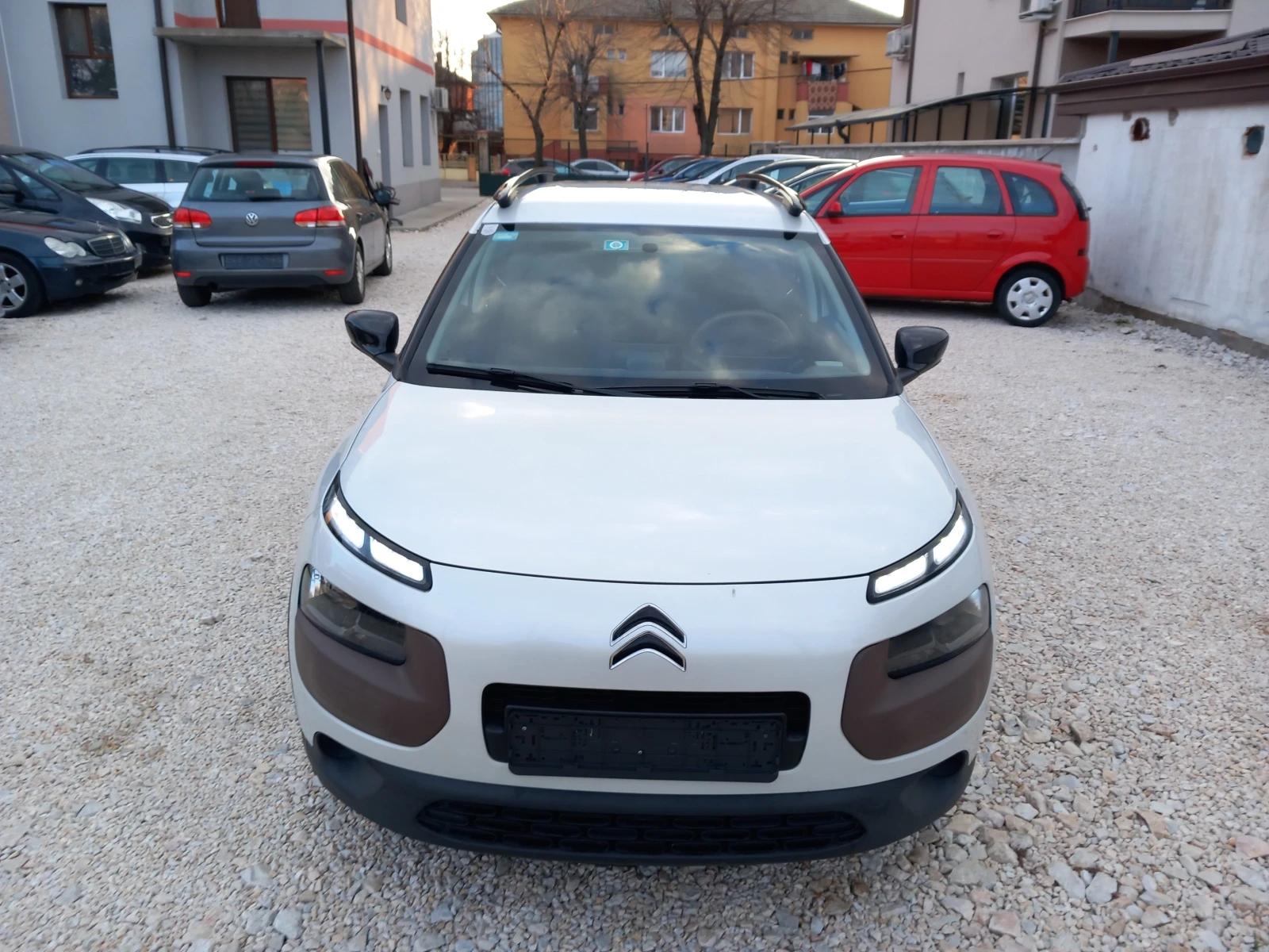 Citroen C4 Cactus 1.2 Автоматик Навигация, снимка 8 - Автомобили и джипове - 53738886