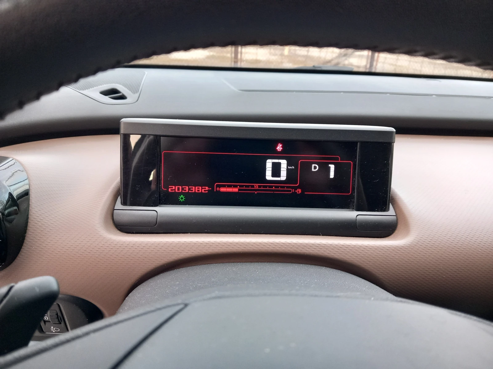 Citroen C4 Cactus 1.2 Автоматик Навигация, снимка 16 - Автомобили и джипове - 53738886