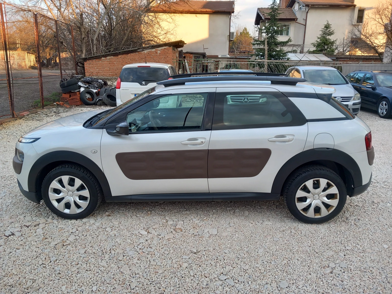 Citroen C4 Cactus 1.2 Автоматик Навигация, снимка 2 - Автомобили и джипове - 53738886