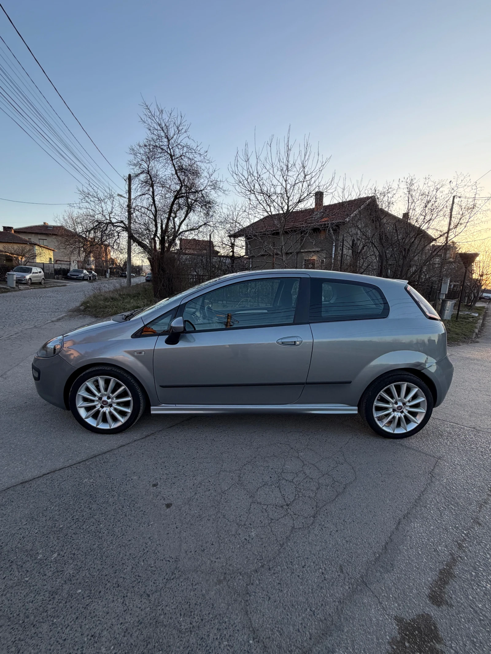 Fiat Punto 1.3 MultiJet EVO, снимка 4 - Автомобили и джипове - 53908767
