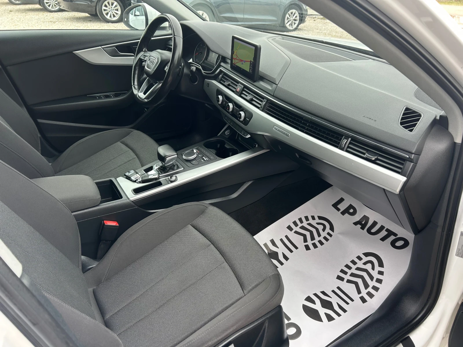 Audi A4 Allroad * 3.0* TDI* 218к.с* Сервизна История* , снимка 9 - Автомобили и джипове - 54029043