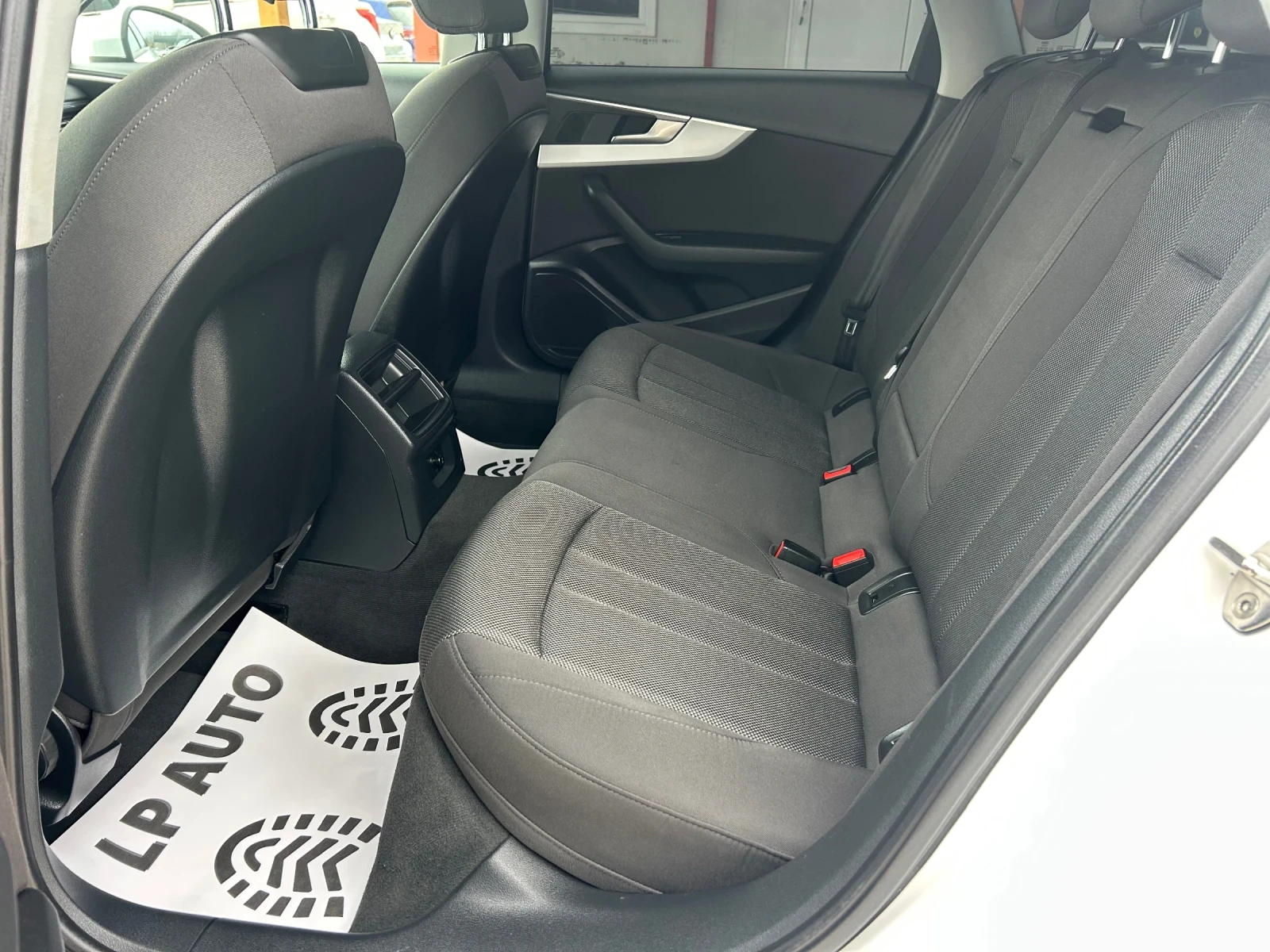 Audi A4 Allroad * 3.0* TDI* 218к.с* Сервизна История* , снимка 11 - Автомобили и джипове - 54029043