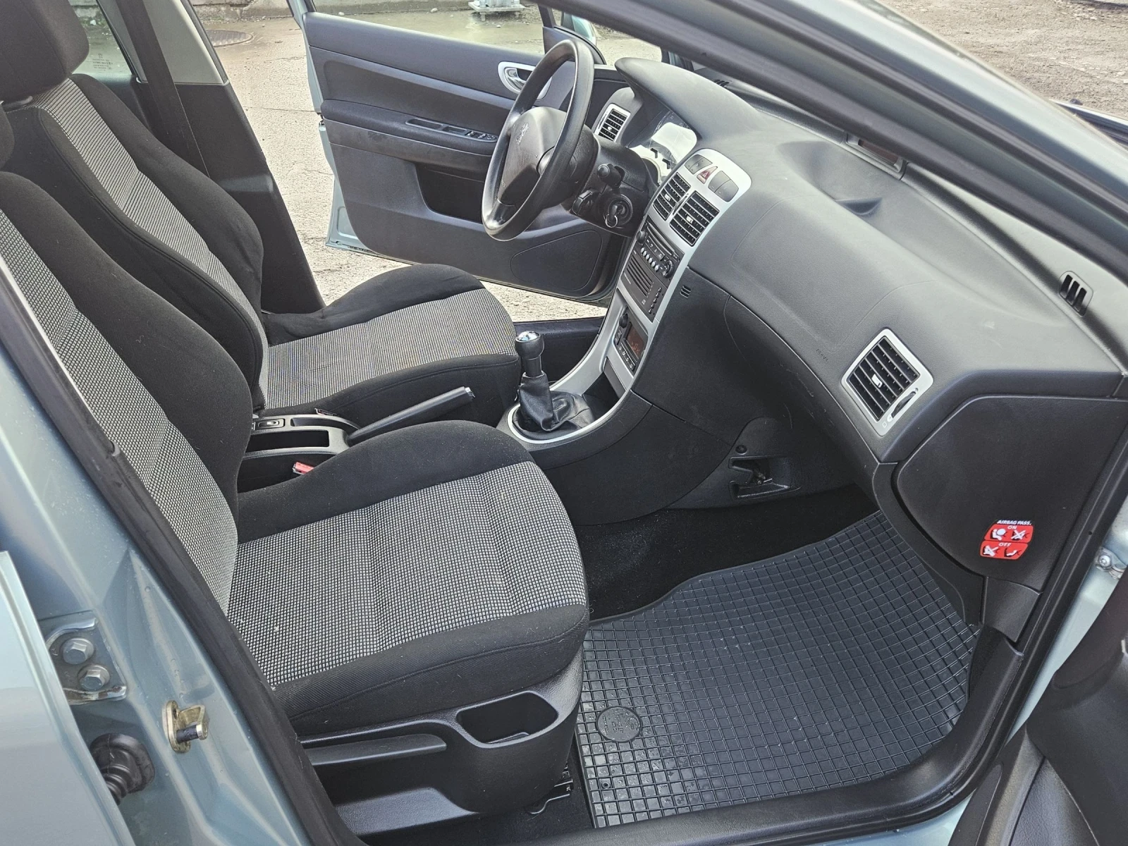 Peugeot 307 1.6 HDI* 90ps* Климатроник* Face-Lift , снимка 9 - Автомобили и джипове - 54055330