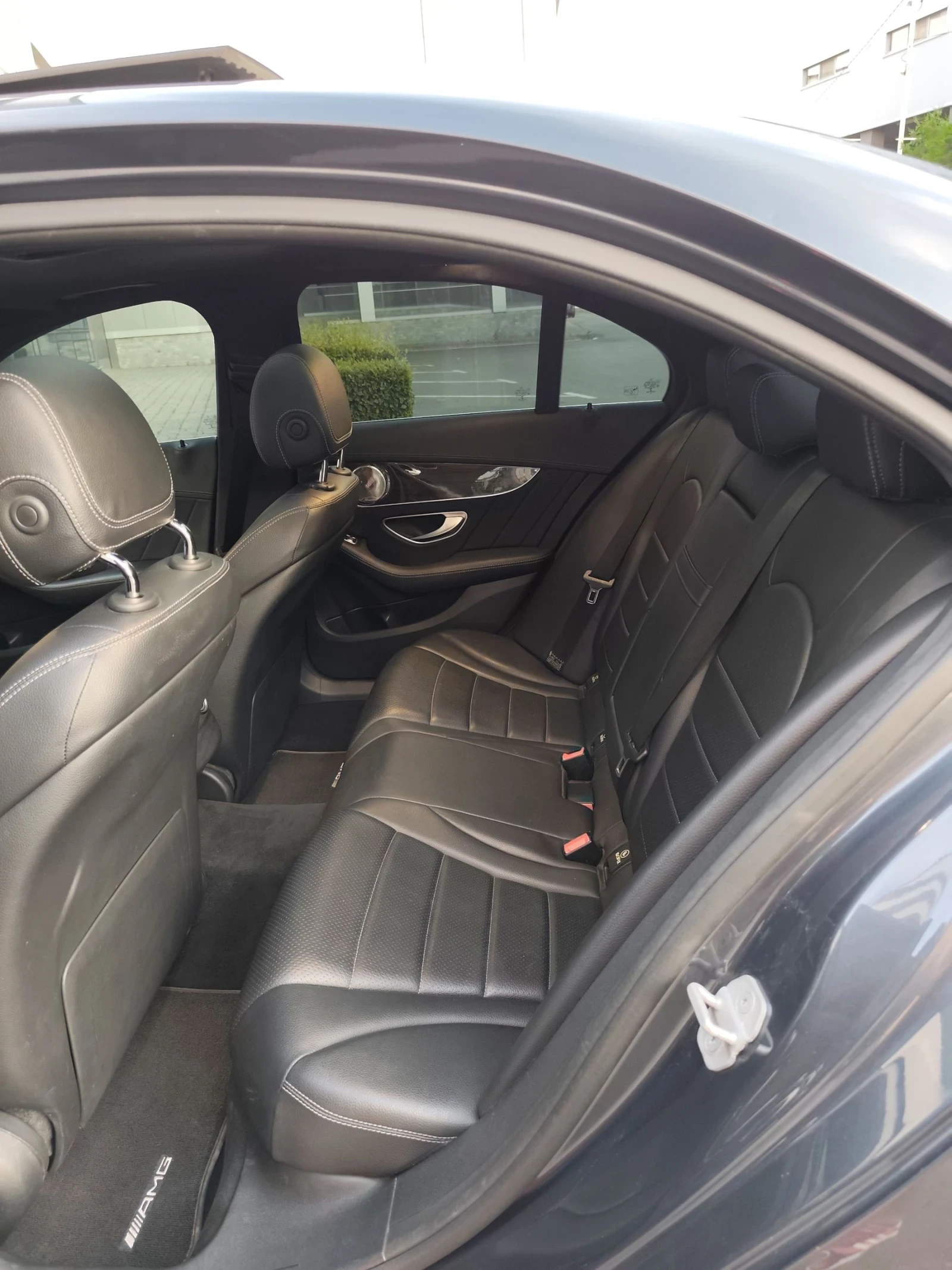 Mercedes-Benz C 300 AMG 4 MATIC BURMESTER PANO NAVI УНИКАТ!!!, снимка 17 - Автомобили и джипове - 54983539