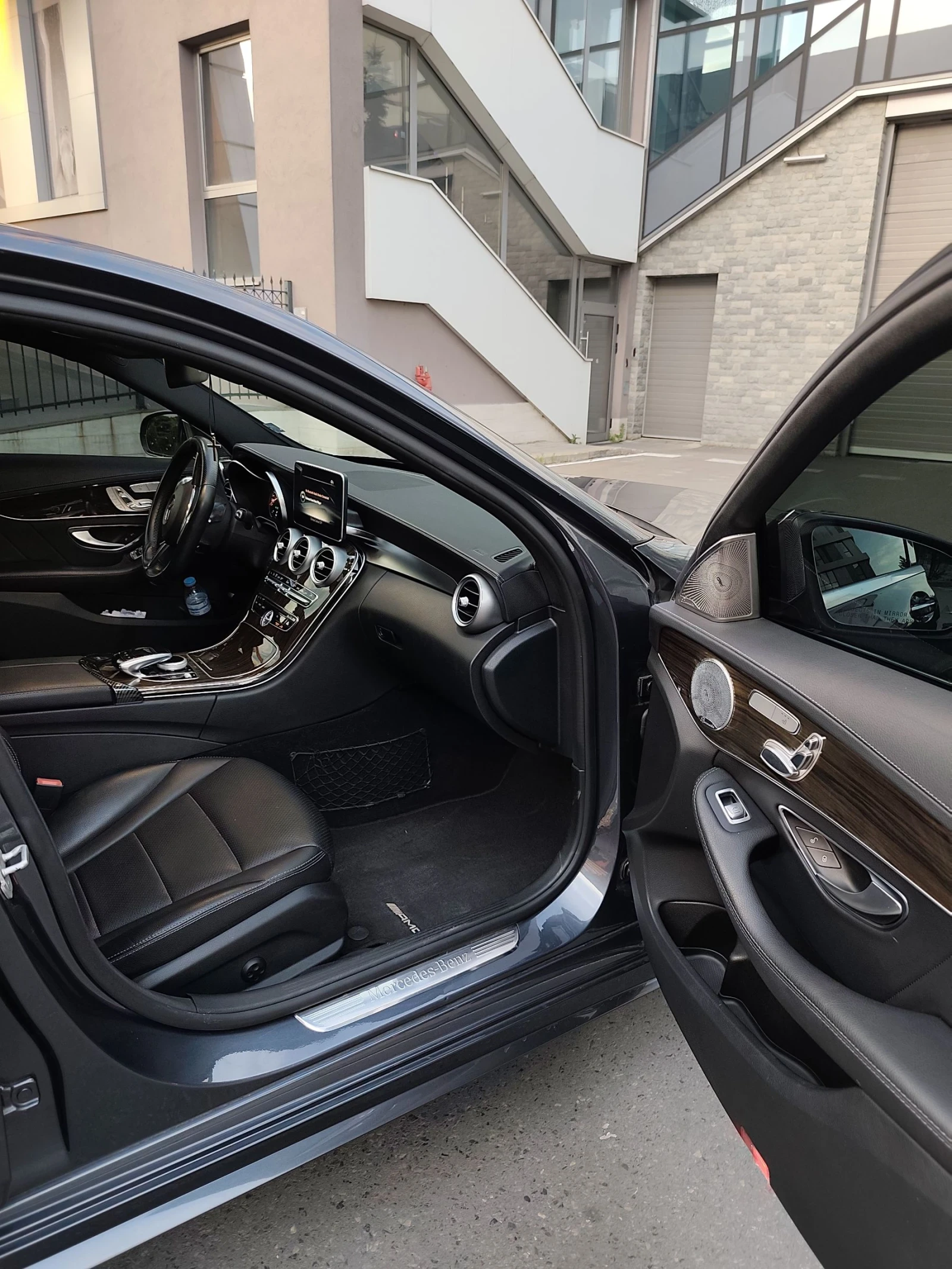 Mercedes-Benz C 300 AMG 4 MATIC BURMESTER PANO NAVI УНИКАТ!!!, снимка 9 - Автомобили и джипове - 54983539