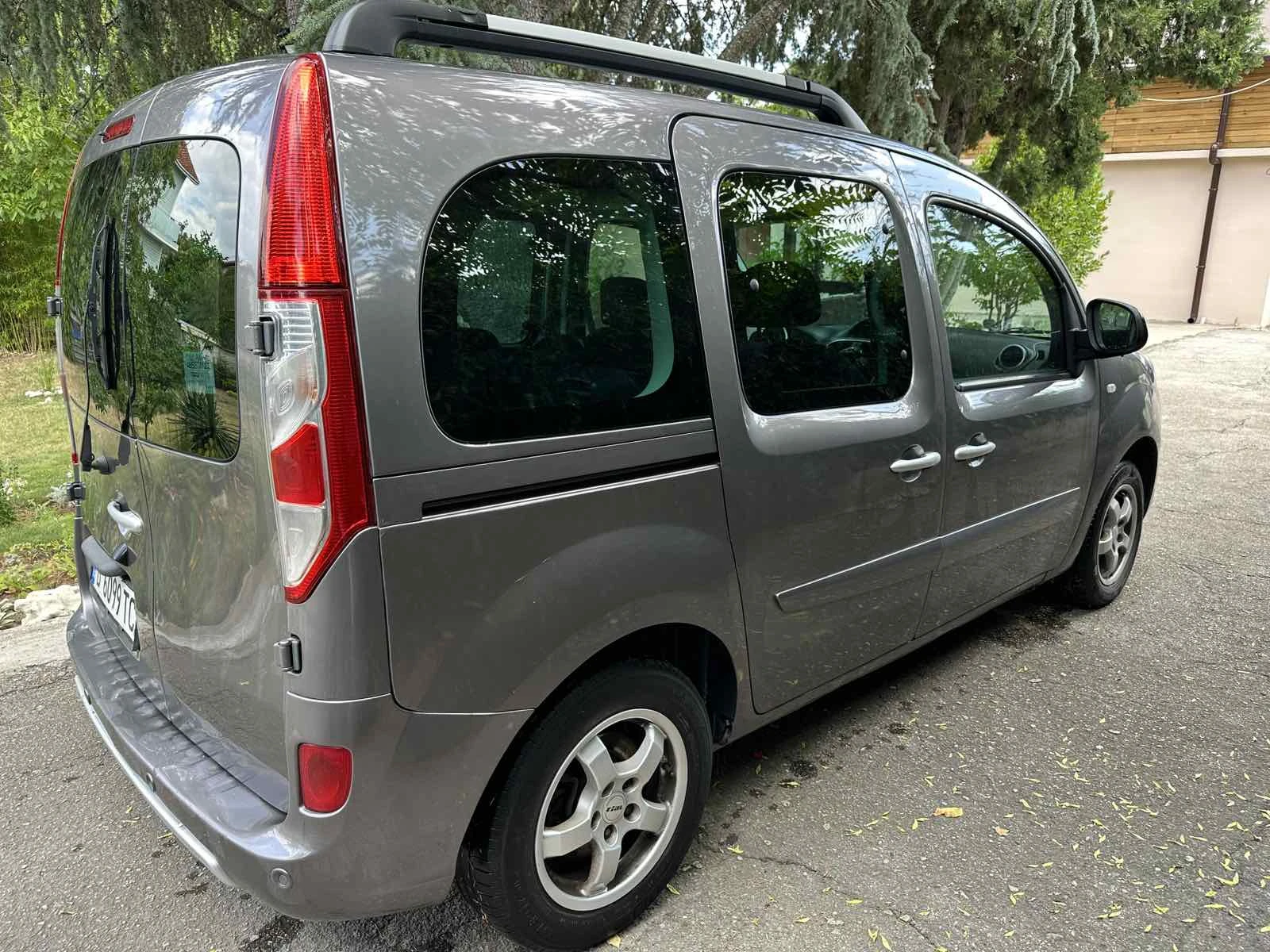 Renault Kangoo 1, 2 Turbo, снимка 7 - Автомобили и джипове - 55384876