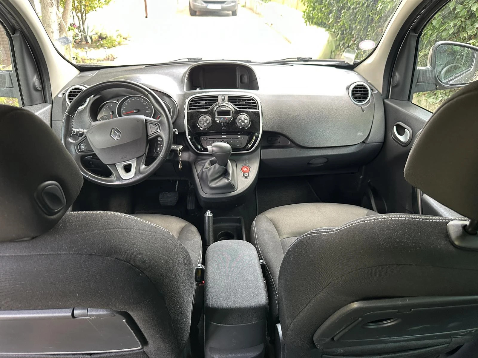 Renault Kangoo 1, 2 Turbo, снимка 11 - Автомобили и джипове - 55384876