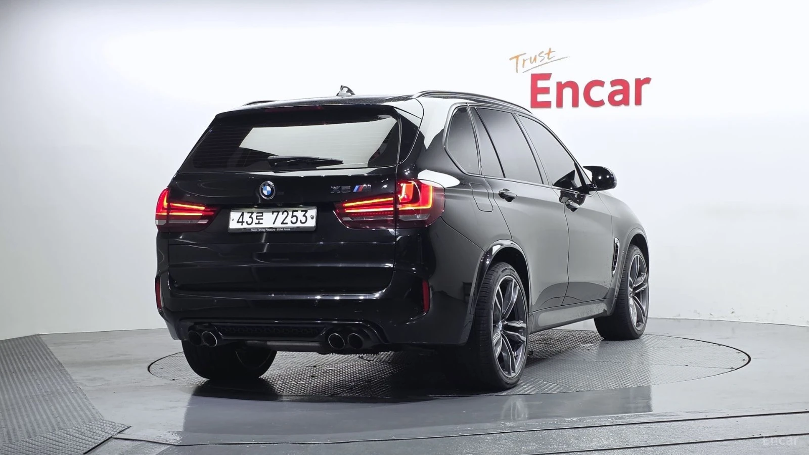 BMW X5M 4.4* КОЖА* ОБДУХВ* НАВИ* ПАНО* HUD, снимка 2 - Автомобили и джипове - 55450963