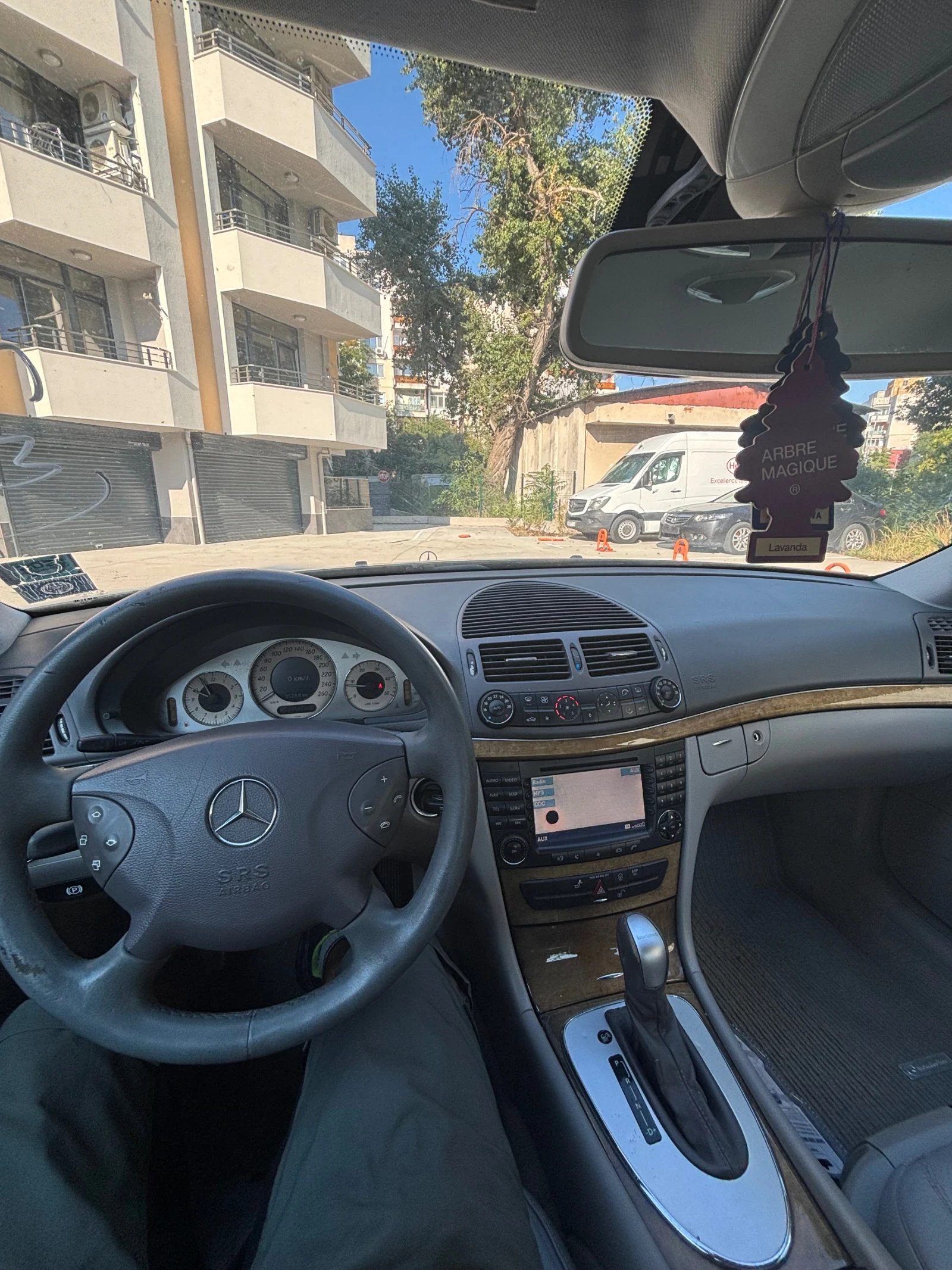 Mercedes-Benz E 270, снимка 9 - Автомобили и джипове - 55629660