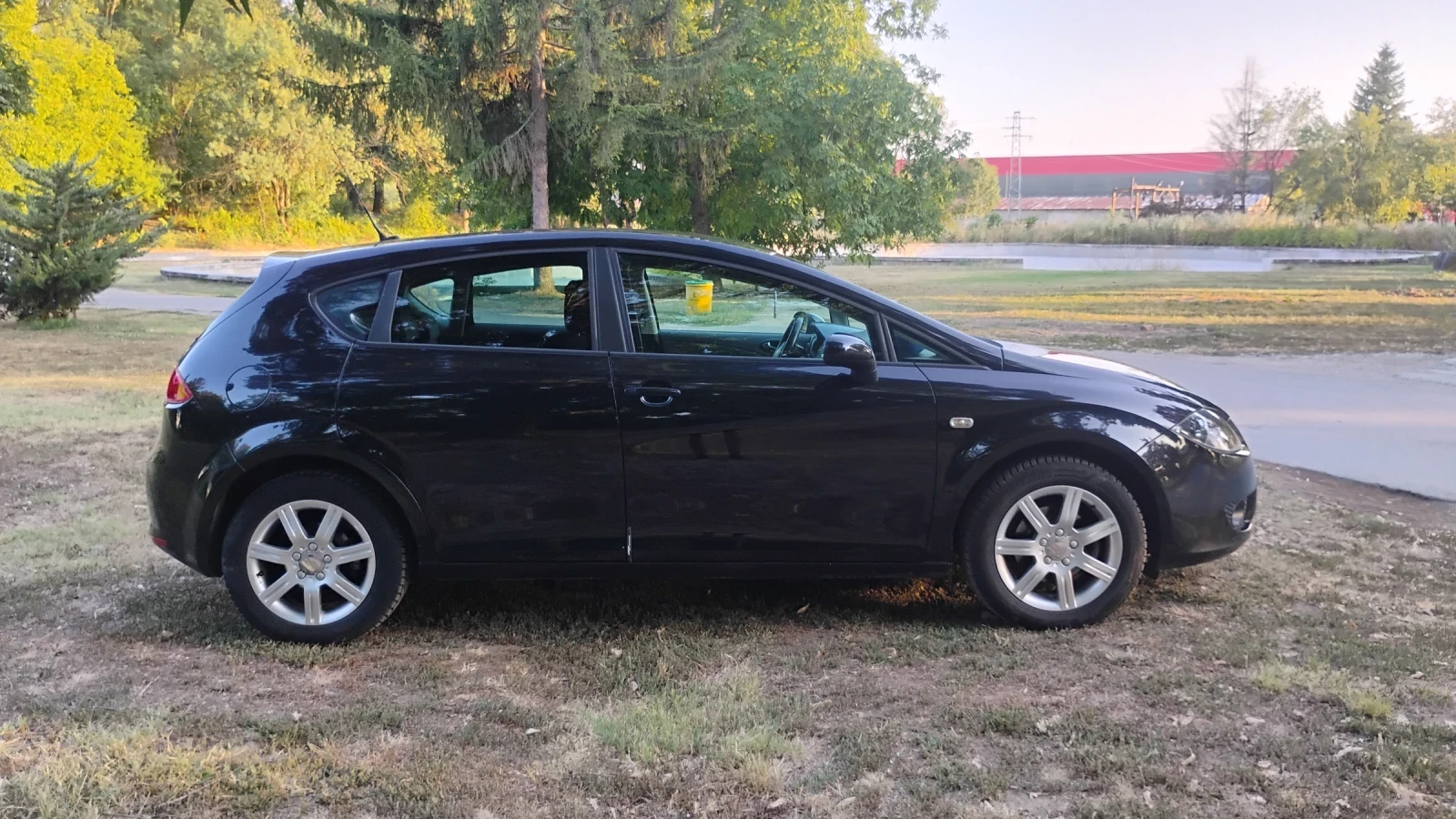 Seat Leon Хечбек, снимка 3 - Автомобили и джипове - 55647389